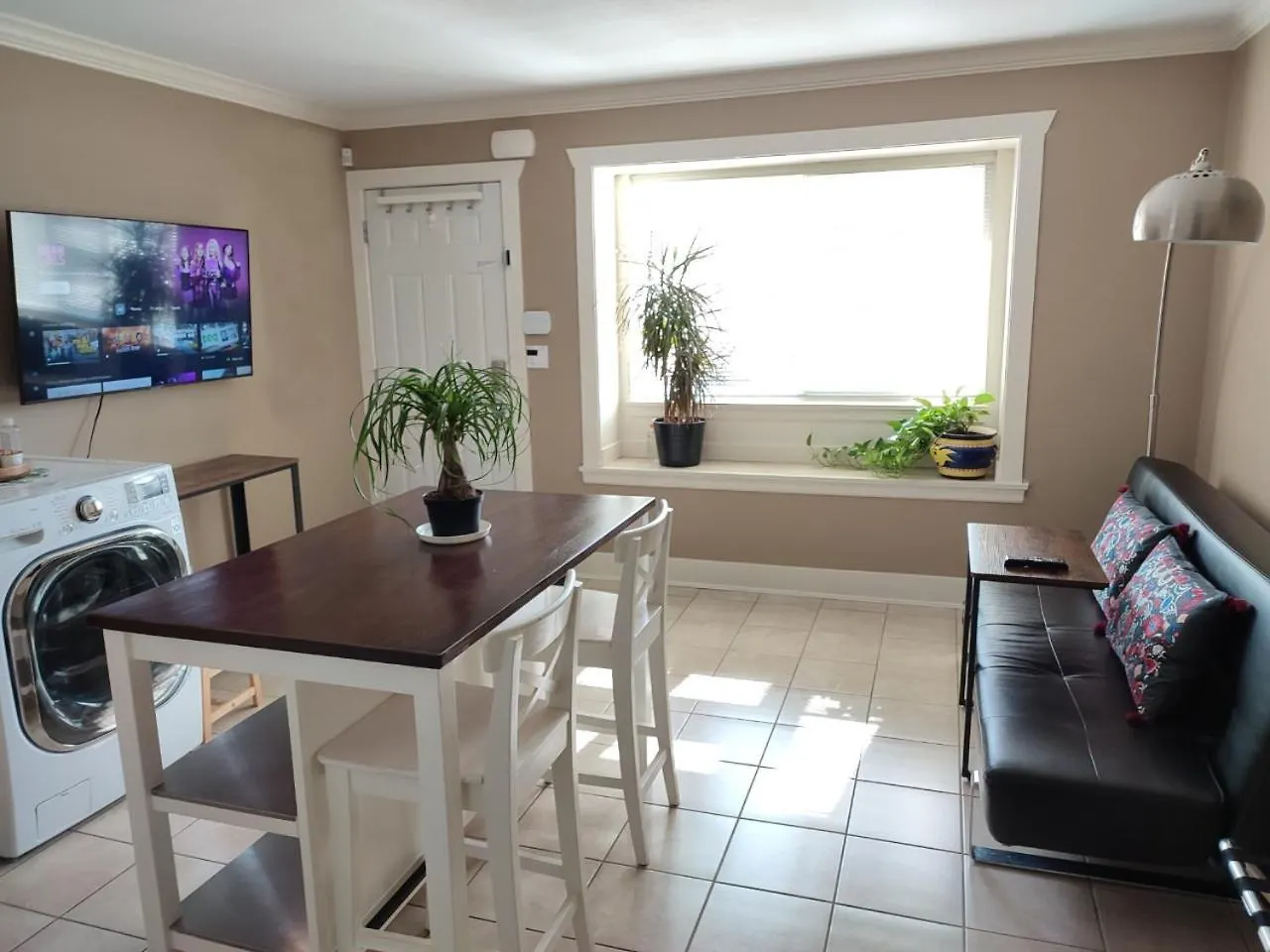 Private Suite W King Bed, Ground Level, Naturally Bright Vancouver