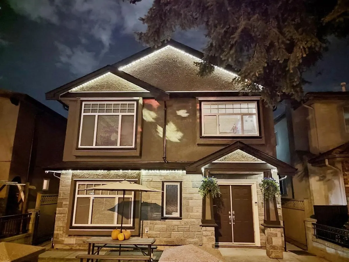Gasthof Private Suite W King Bed, Ground Level, Naturally Bright Vancouver